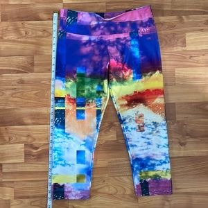 Onzie Capri Yoga Pants Size S/M